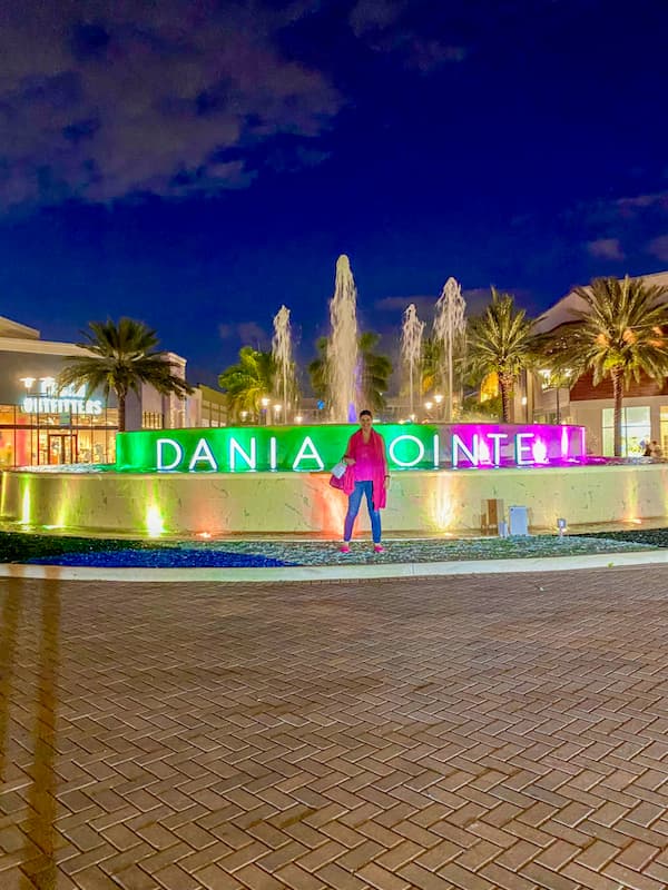 Dania Pointe Logo